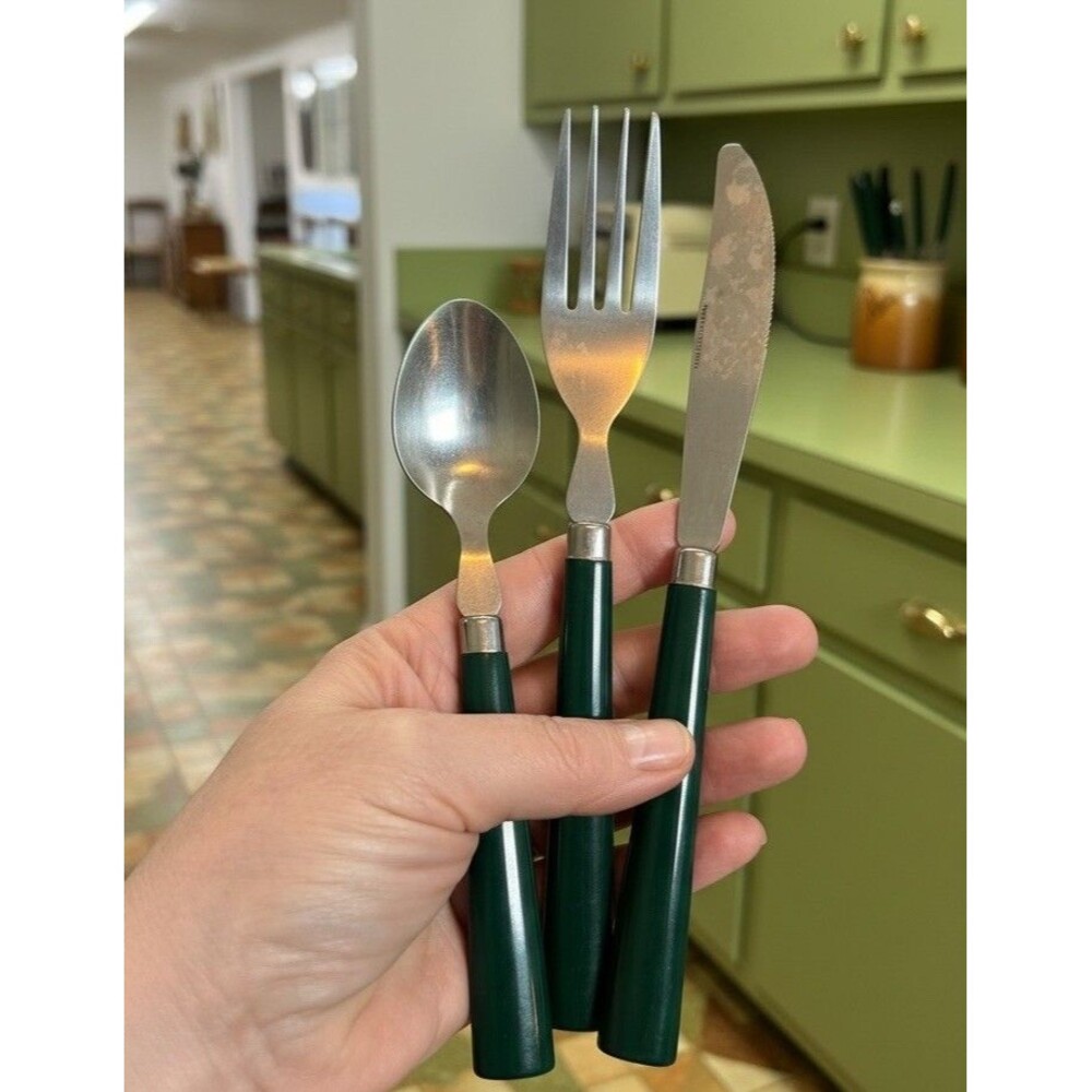 Vtg Flatware Set Green Handles Stainless Knives Forks Spoons Retro Taiwan 11pc